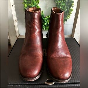 Frye Carly Zip Chelsea Boot - Cognac size 8.5
